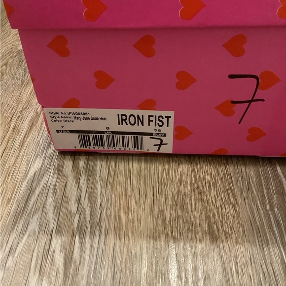 NEW, CHIC** - IRON FIST Mary Jane Cannabis Leaf Slide | OFFERS WELCOME! - Picture 14 of 15